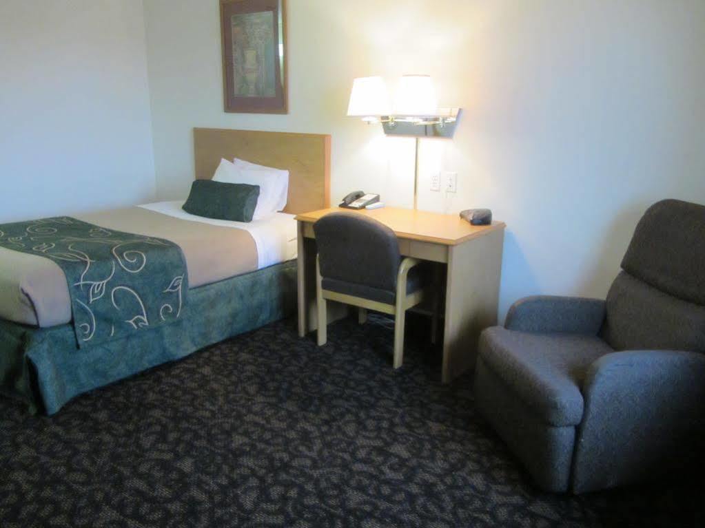 Travelodge By Wyndham Pecos Esterno foto